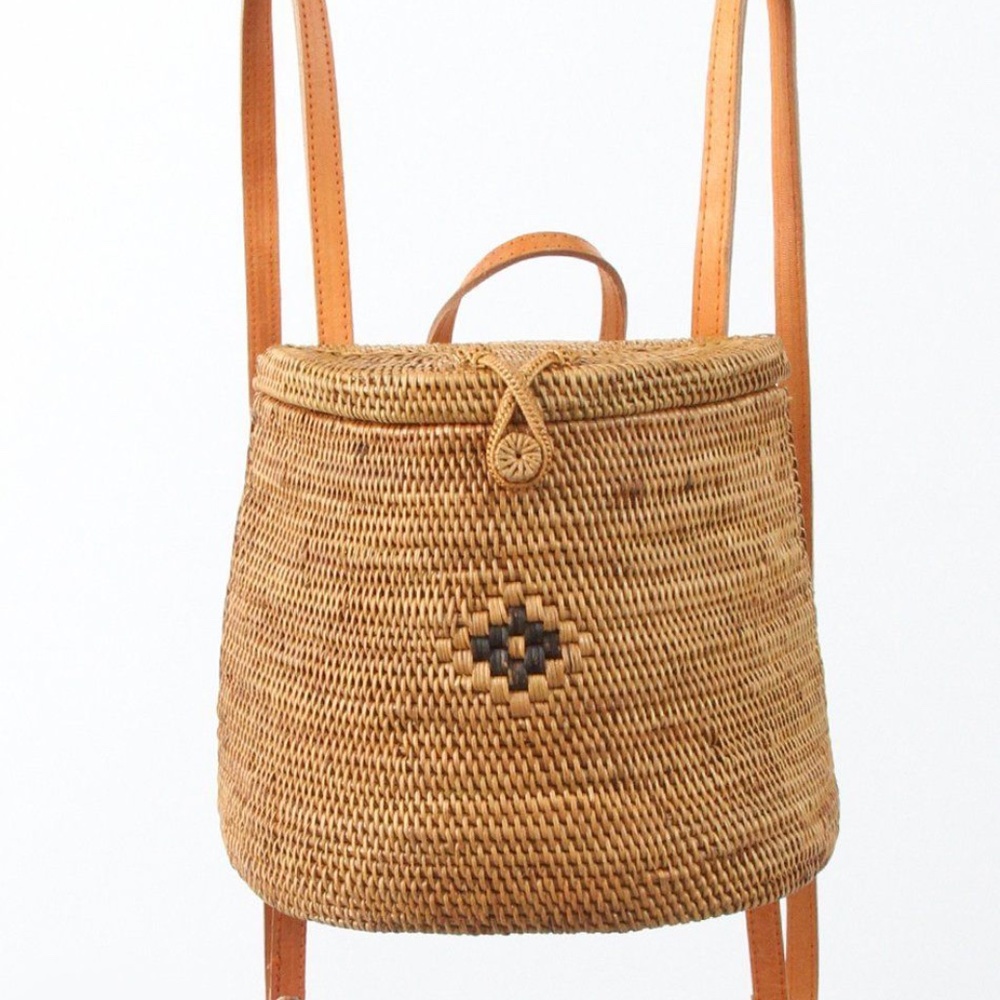 Bali straw wicker handmade rattan backpack - Picture 1 of 6